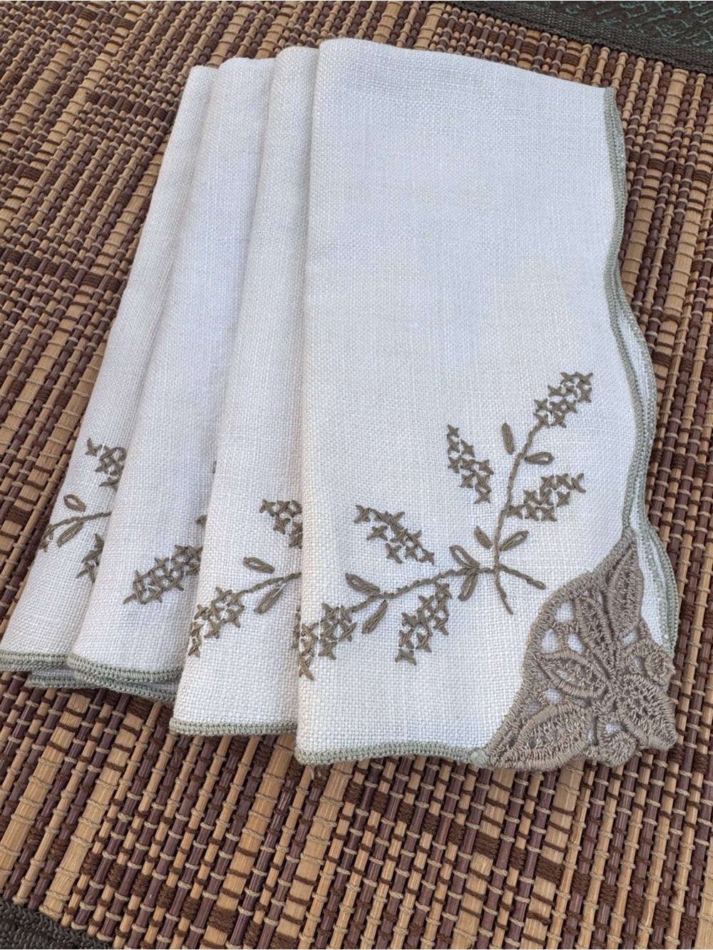 Vintage Embroidered Cream Linen Napkins - Set of 4